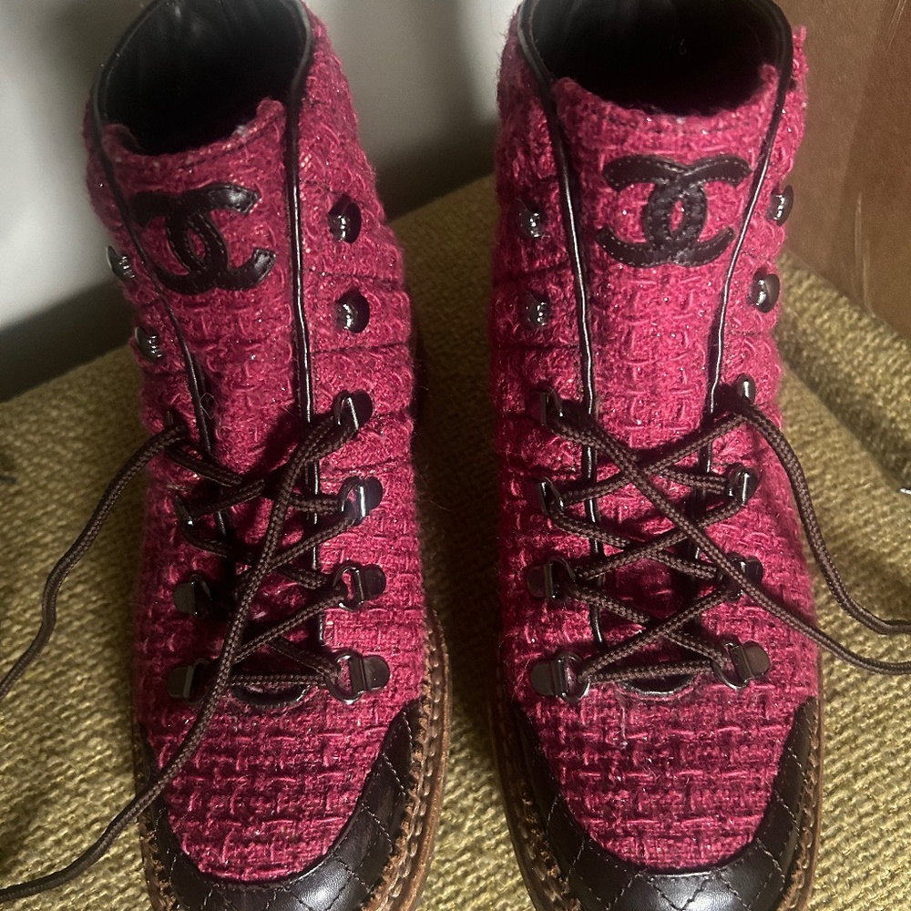 CHANEL Magenta Tweed and Leather Lace-up Boots Size 36